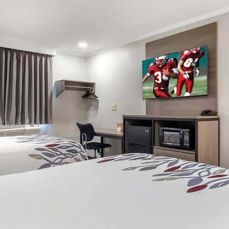 Red Roof Inn Suffolk Εξωτερικό φωτογραφία
