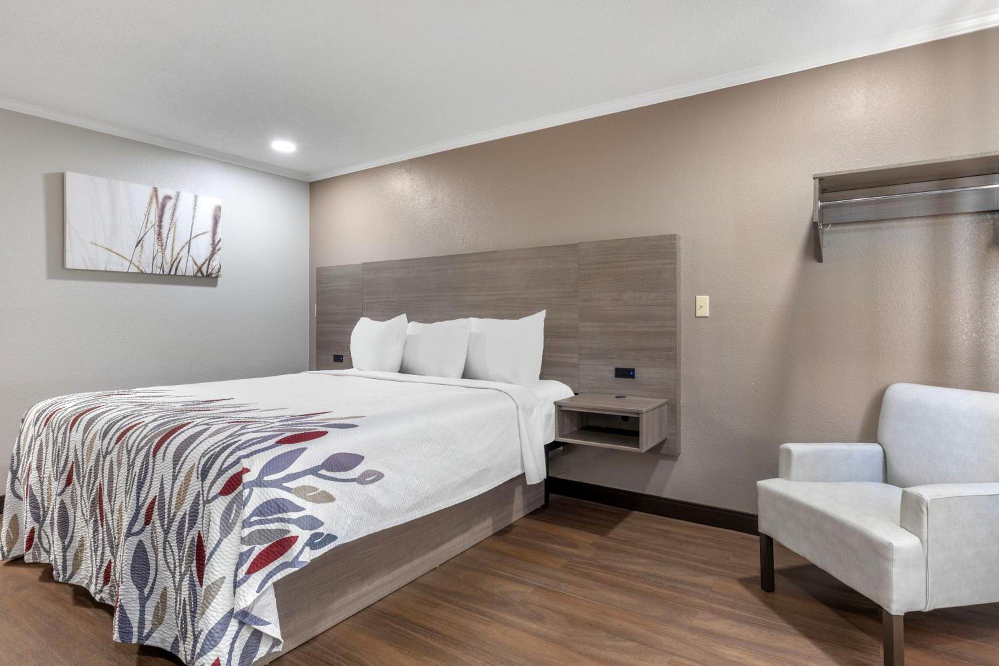 Red Roof Inn Suffolk Εξωτερικό φωτογραφία