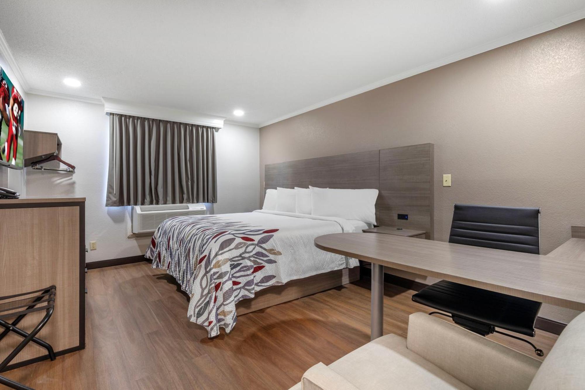 Red Roof Inn Suffolk Εξωτερικό φωτογραφία