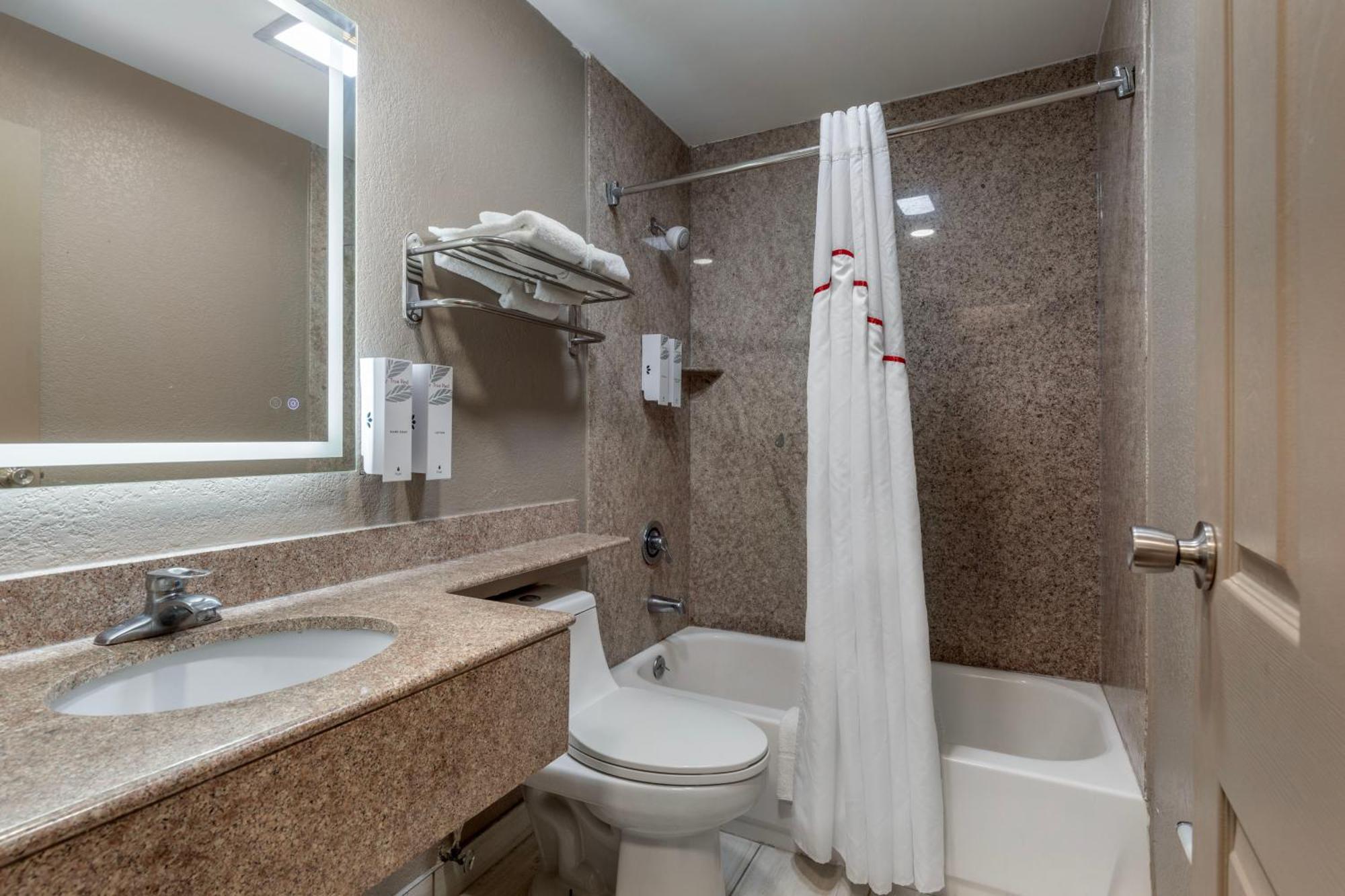 Red Roof Inn Suffolk Εξωτερικό φωτογραφία